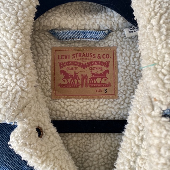 Levis Trucker Sherpa Jacket - Picture 2 of 2